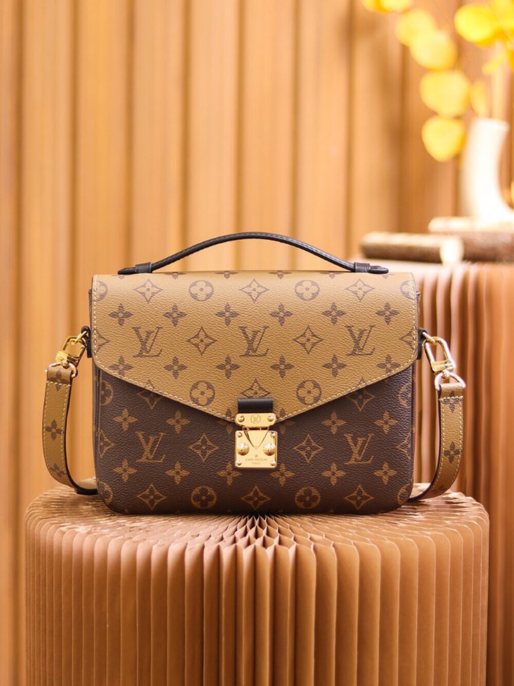 ❀Louis Vuitton Pochette Metis Monogram Shoulder Bag